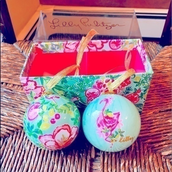 ✨💖 Lilly Pulitzer Seafoam Green and Flamingo Pink Ornament Set 💖 - Picture 8 of 12